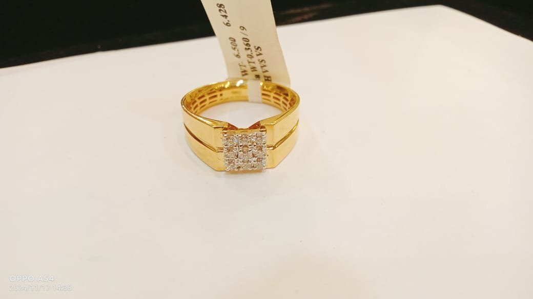 DIAMOND LADIES RING