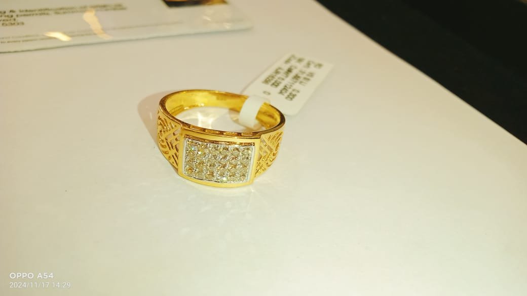 DIAMOND LADIES RING