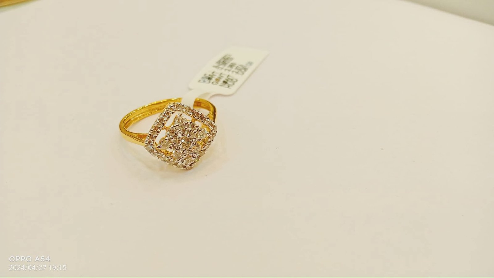 DIAMOND LADIES RING