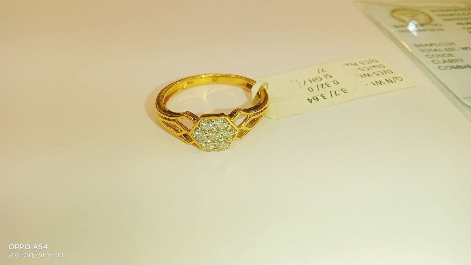 DIAMOND LADIES RING