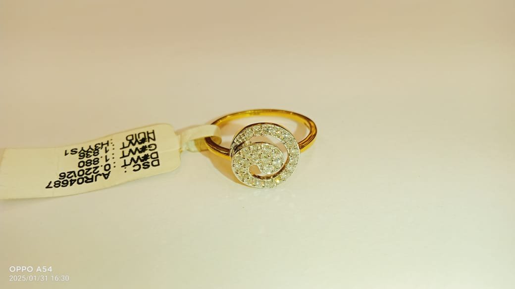 DIAMOND LADIES RING