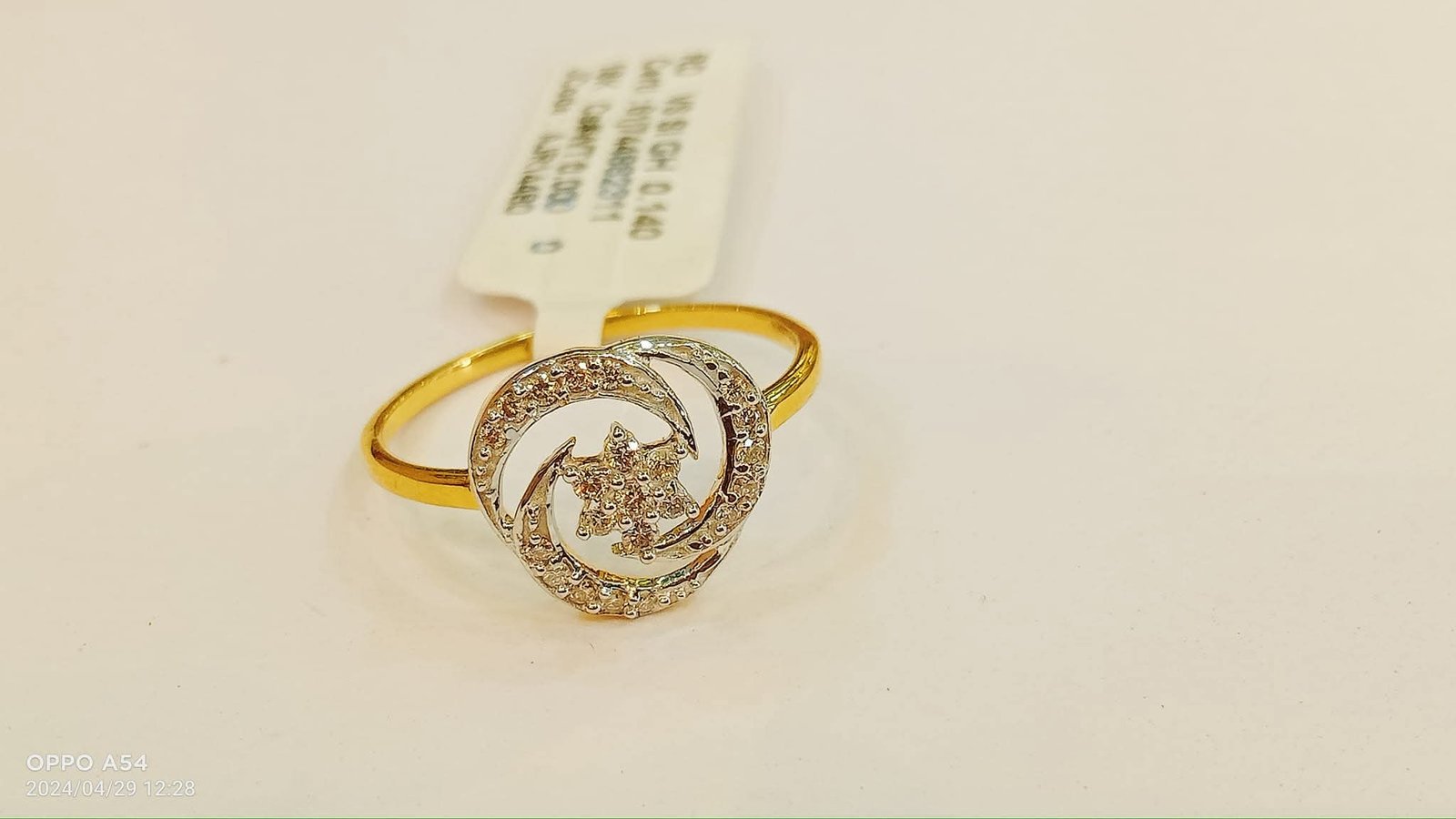 DIAMOND LADIES RING