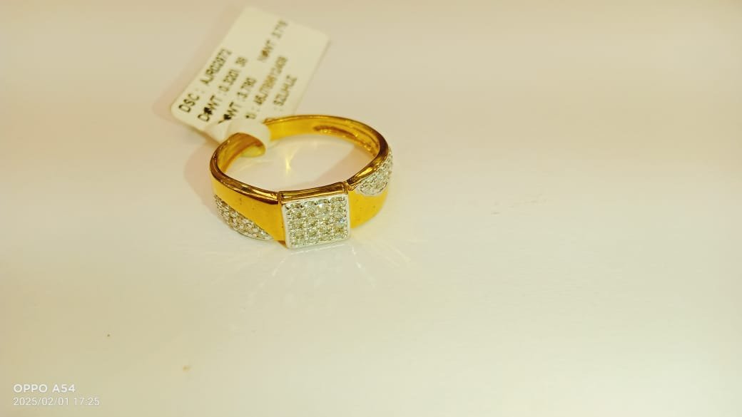DIAMOND LADIES RING