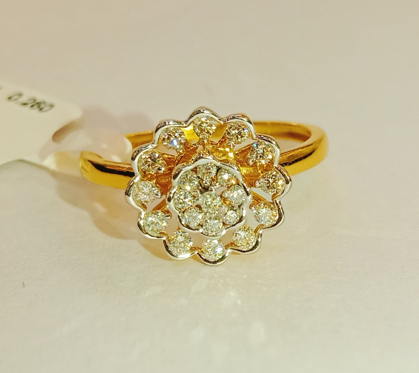 DIAMOND LADIES RING