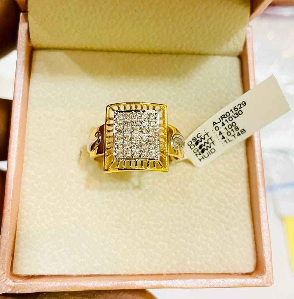 DIAMOND LADIES RING