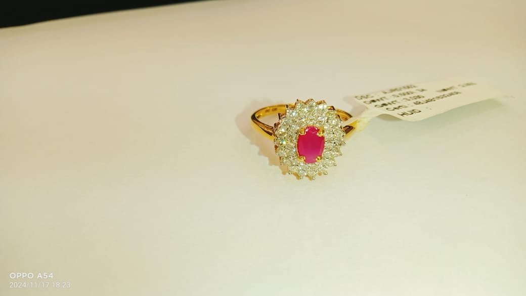 DIAMOND LADIES RING
