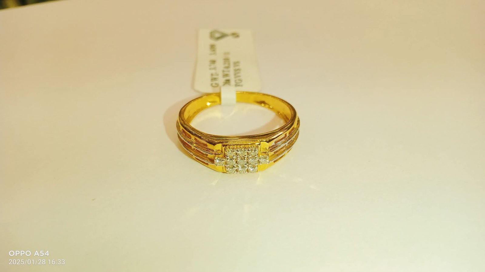 DIAMOND LADIES RING
